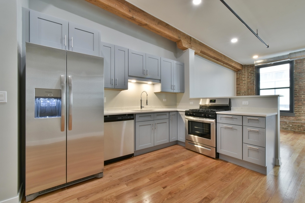 25 W Hubbard Street - Photo 2