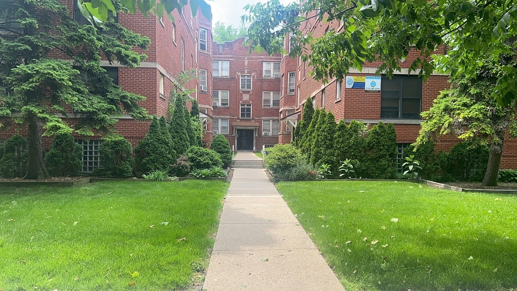 3932 N Keeler Avenue - Photo 0