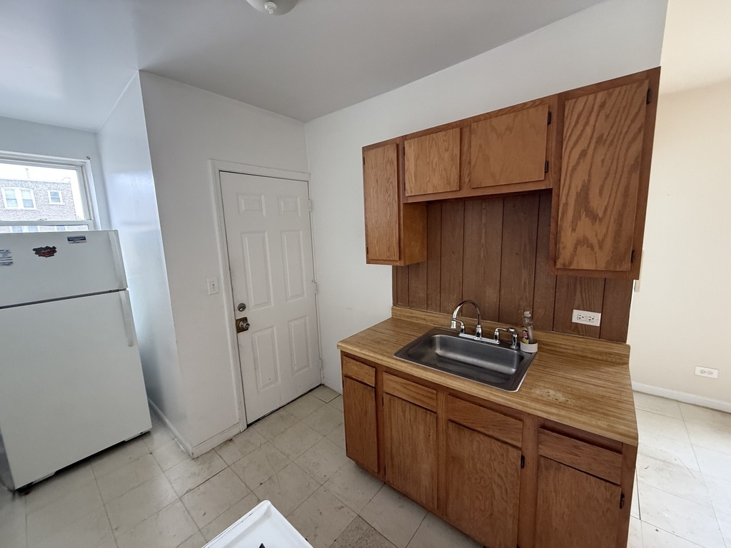 5011 W Cermak Road - Photo 3
