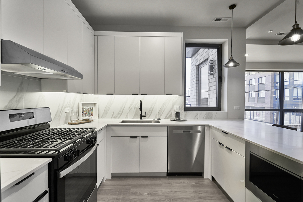 451 E Pershing Avenue - Photo 4