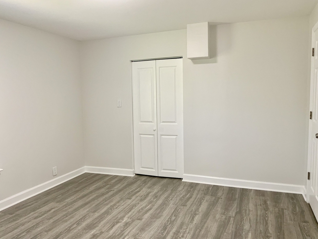 340 Sanders Road - Photo 8