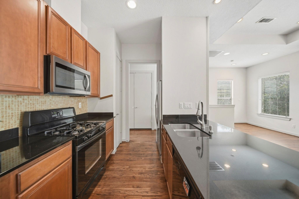 4036 Center Street - Photo 10