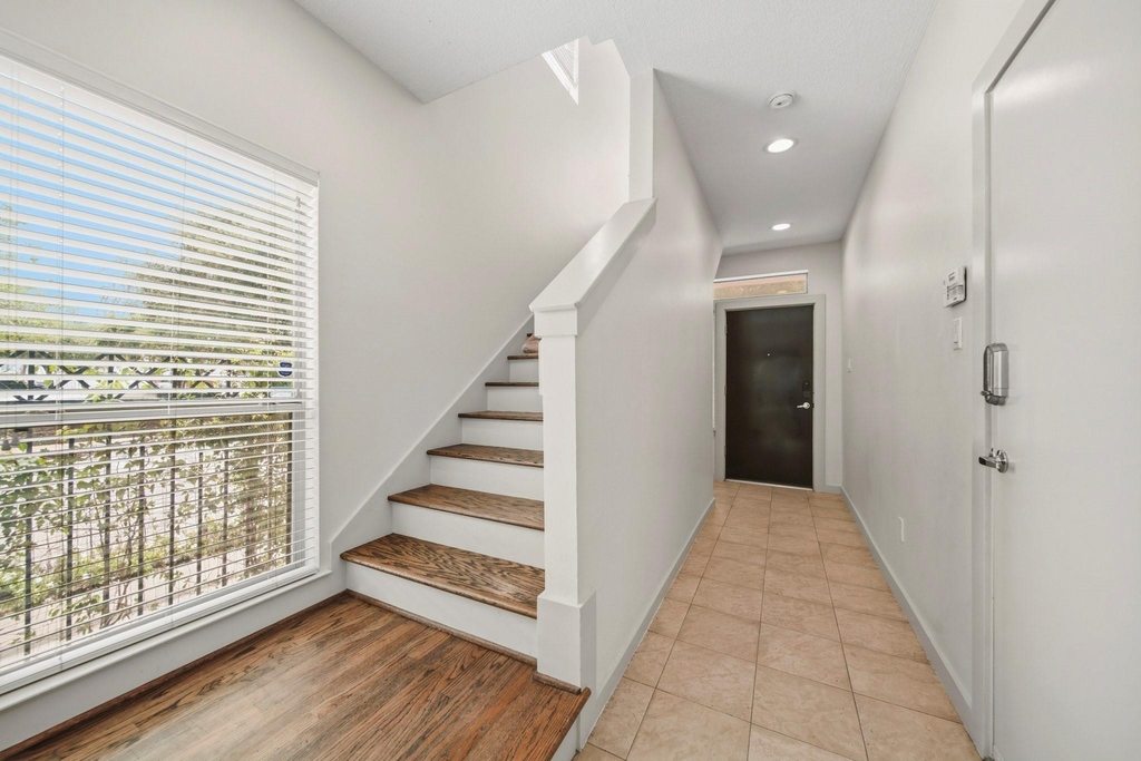 4036 Center Street - Photo 5