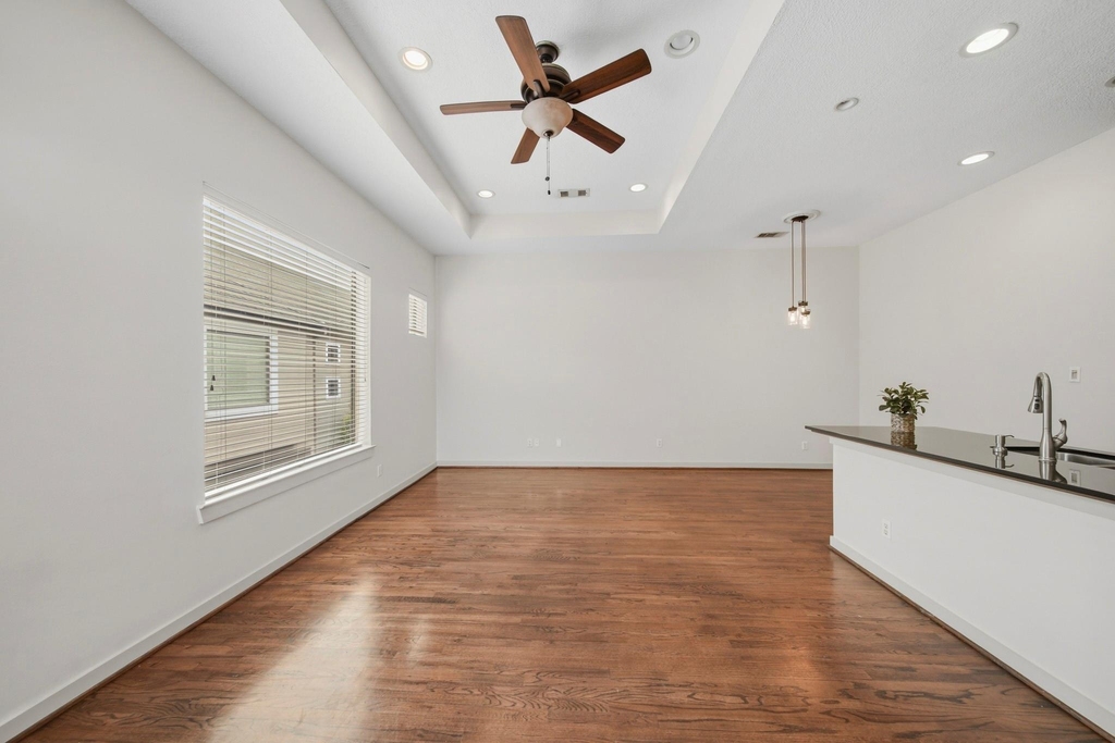 4036 Center Street - Photo 8