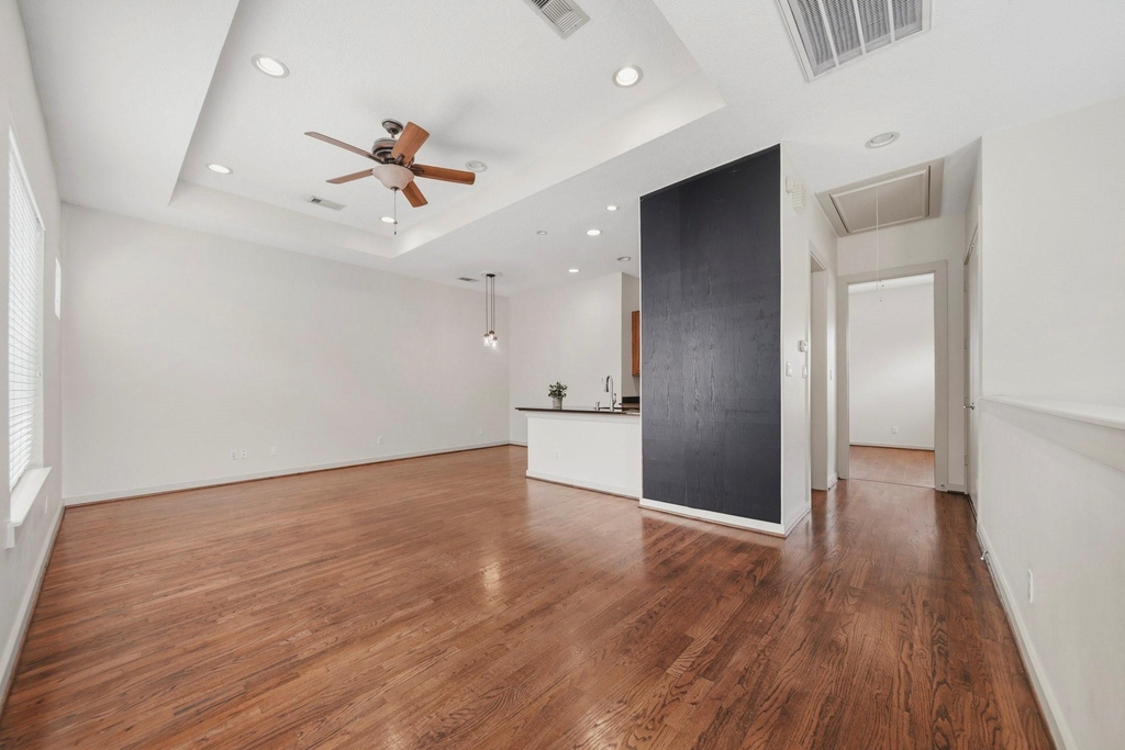 4036 Center Street - Photo 6