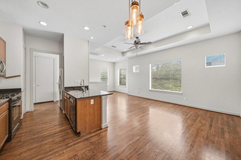 4036 Center Street - Photo 13