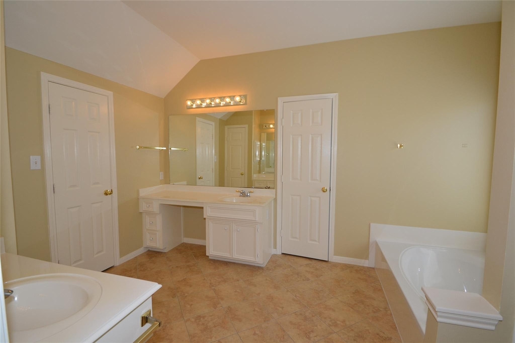1711 Emma Cove Court - Photo 26