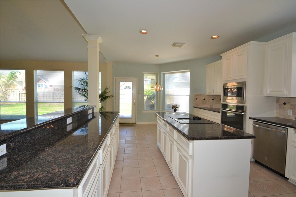 1711 Emma Cove Court - Photo 13