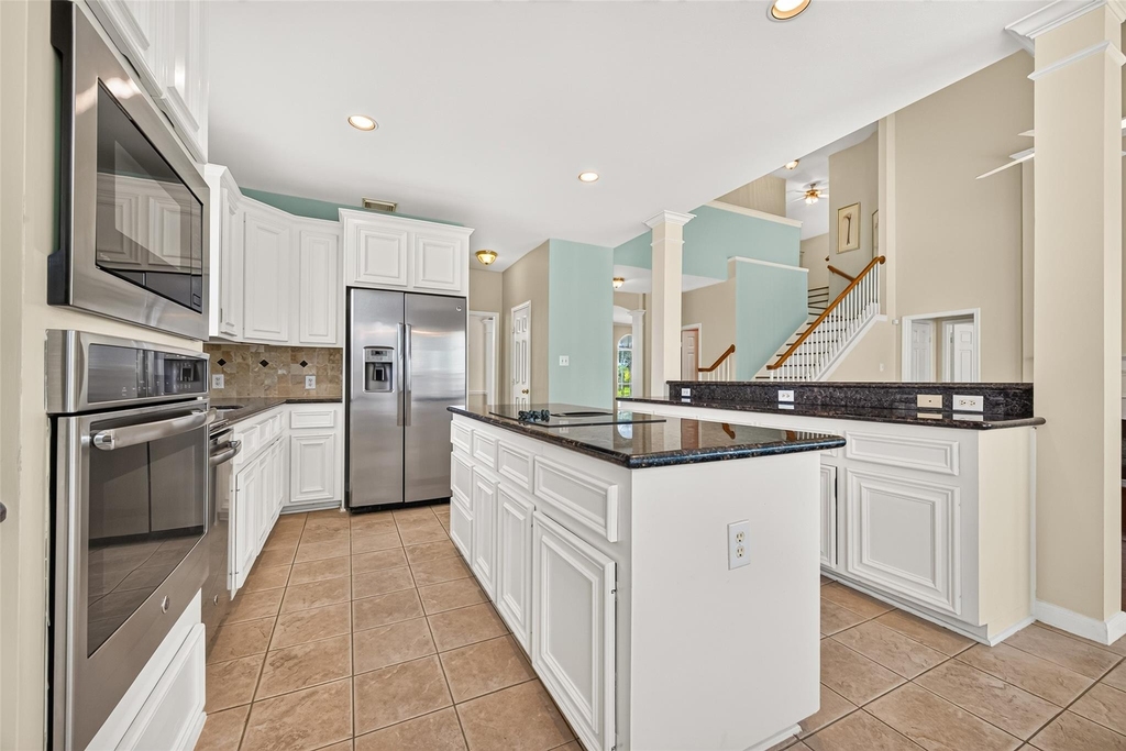 1711 Emma Cove Court - Photo 3