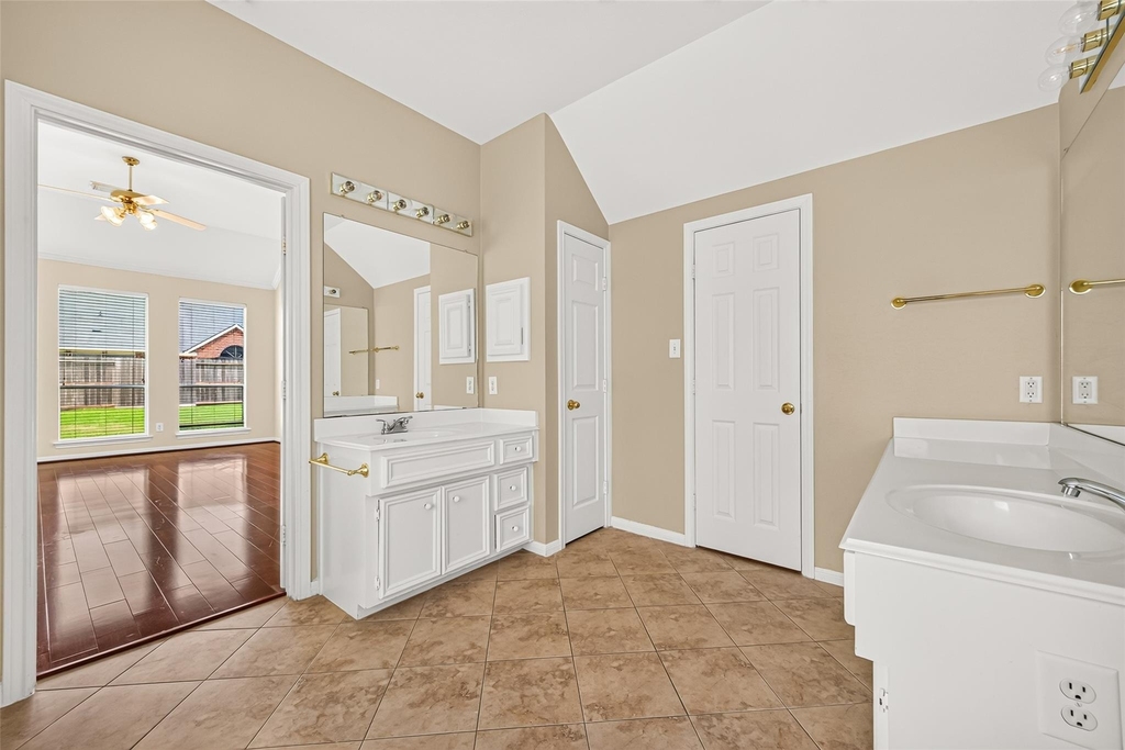 1711 Emma Cove Court - Photo 28