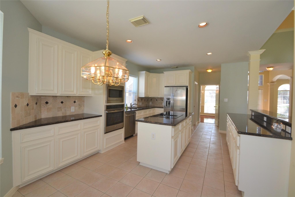1711 Emma Cove Court - Photo 18