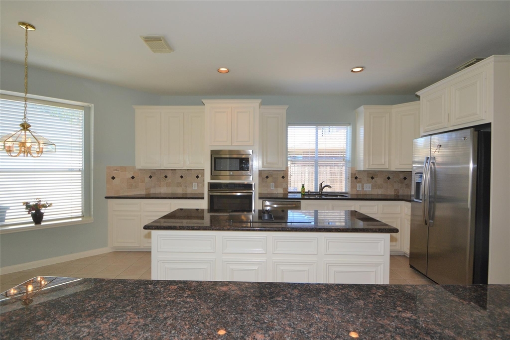 1711 Emma Cove Court - Photo 12