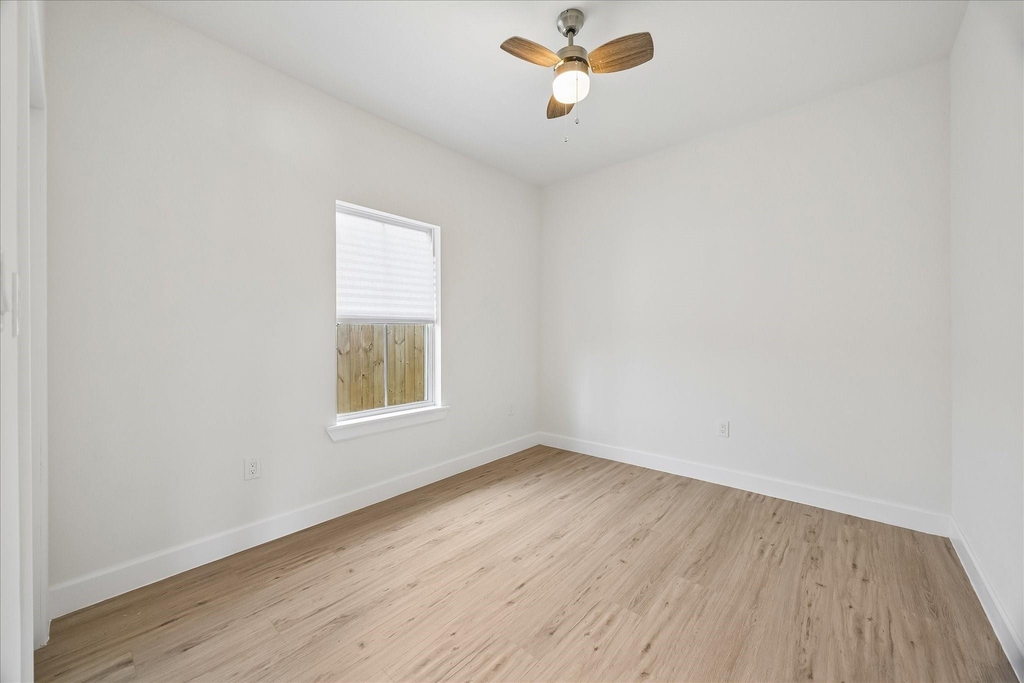 7702 Sealey Street - Photo 20