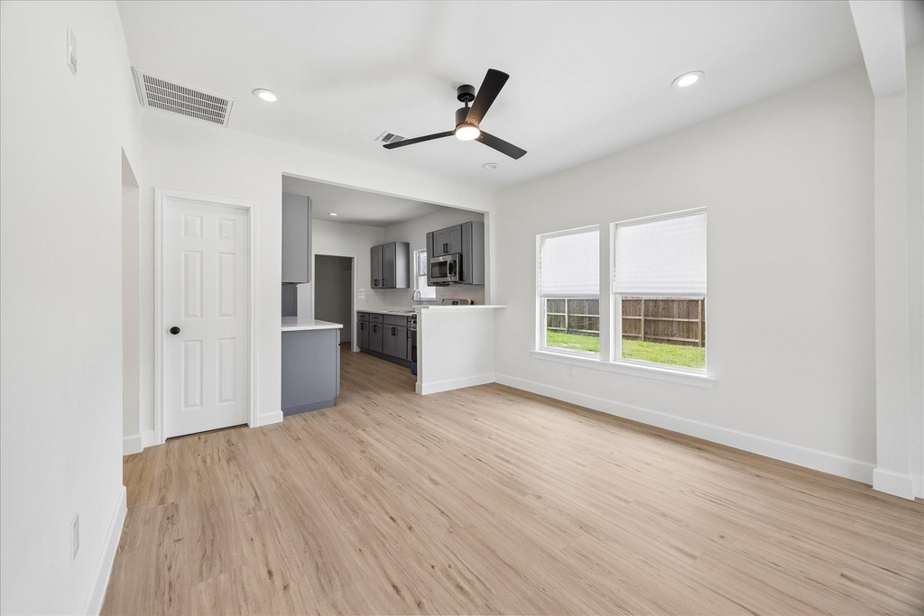7702 Sealey Street - Photo 10