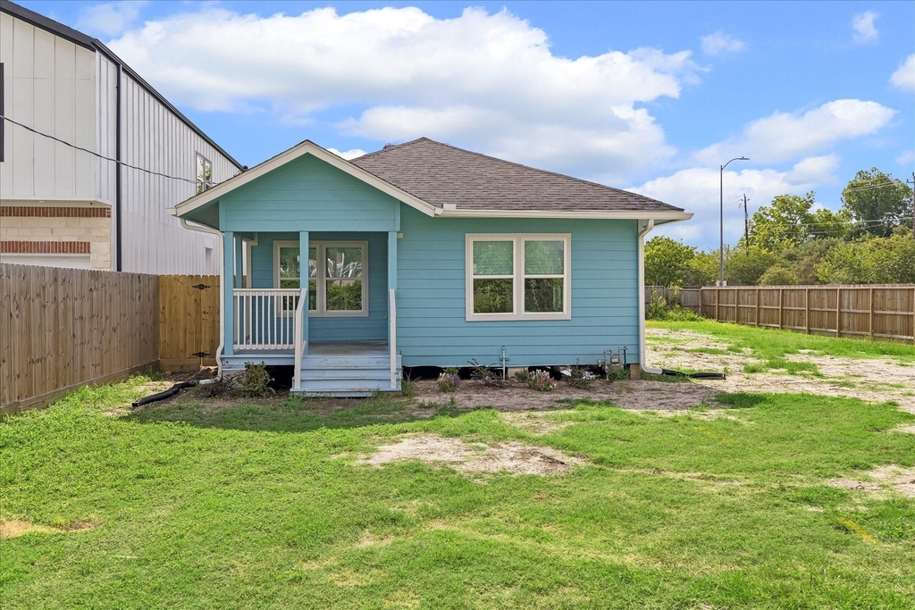 7702 Sealey Street - Photo 0