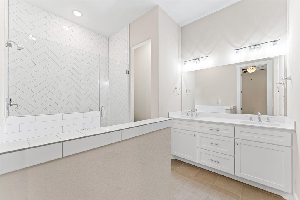 2650 Fountain View Street - Photo 15