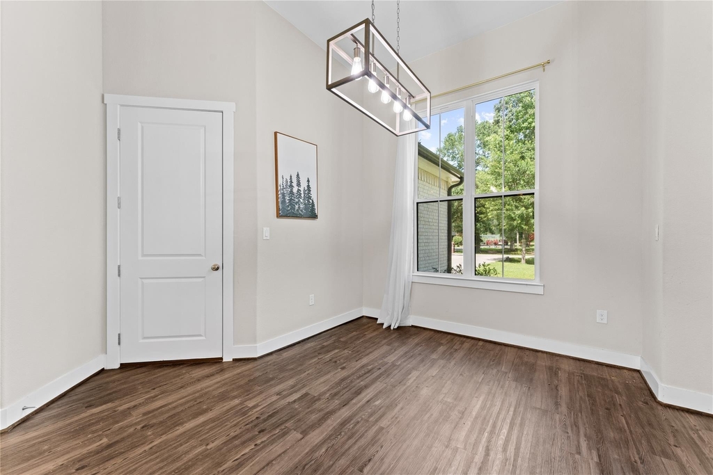 2650 Fountain View Street - Photo 7