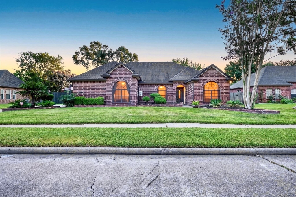 18610 Autumn Hills Drive - Photo 0