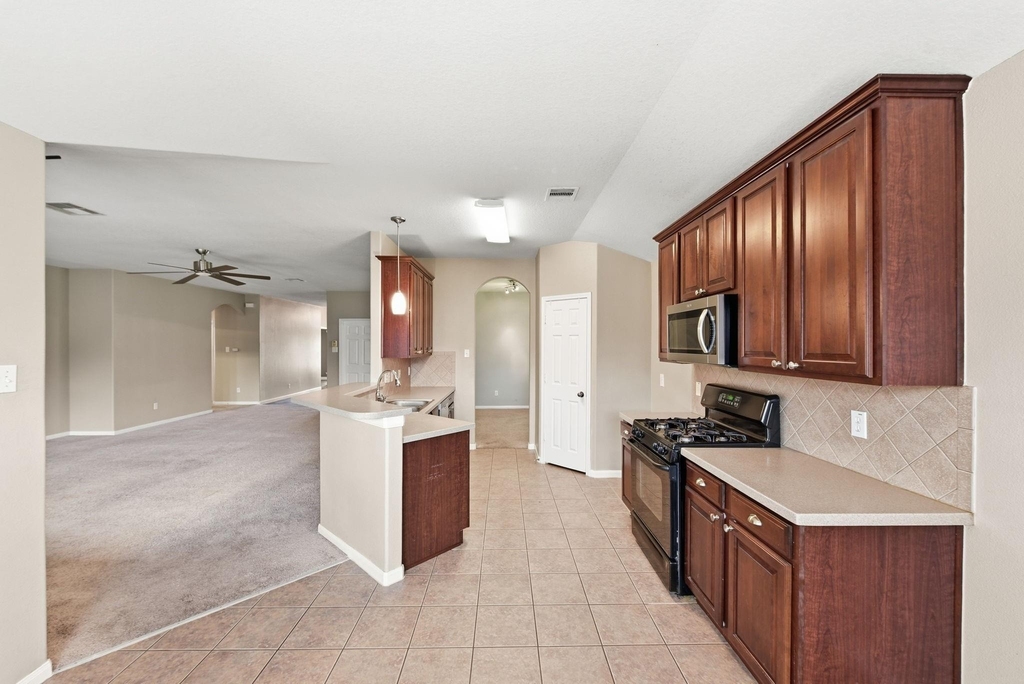 21011 Narrow Gate Drive - Photo 11