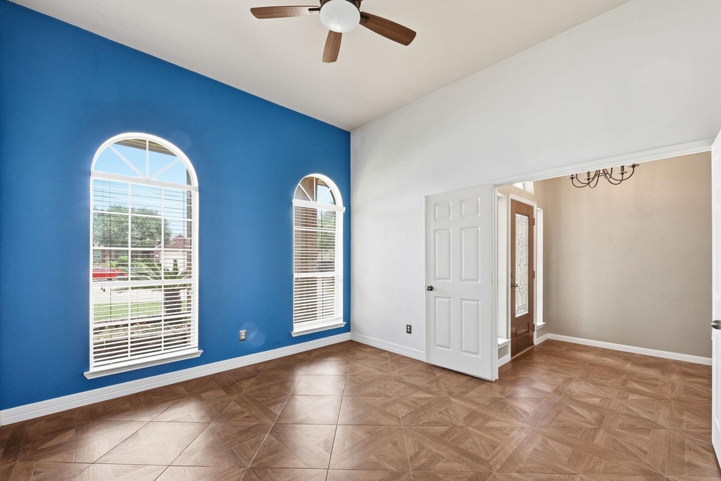 21011 Narrow Gate Drive - Photo 6