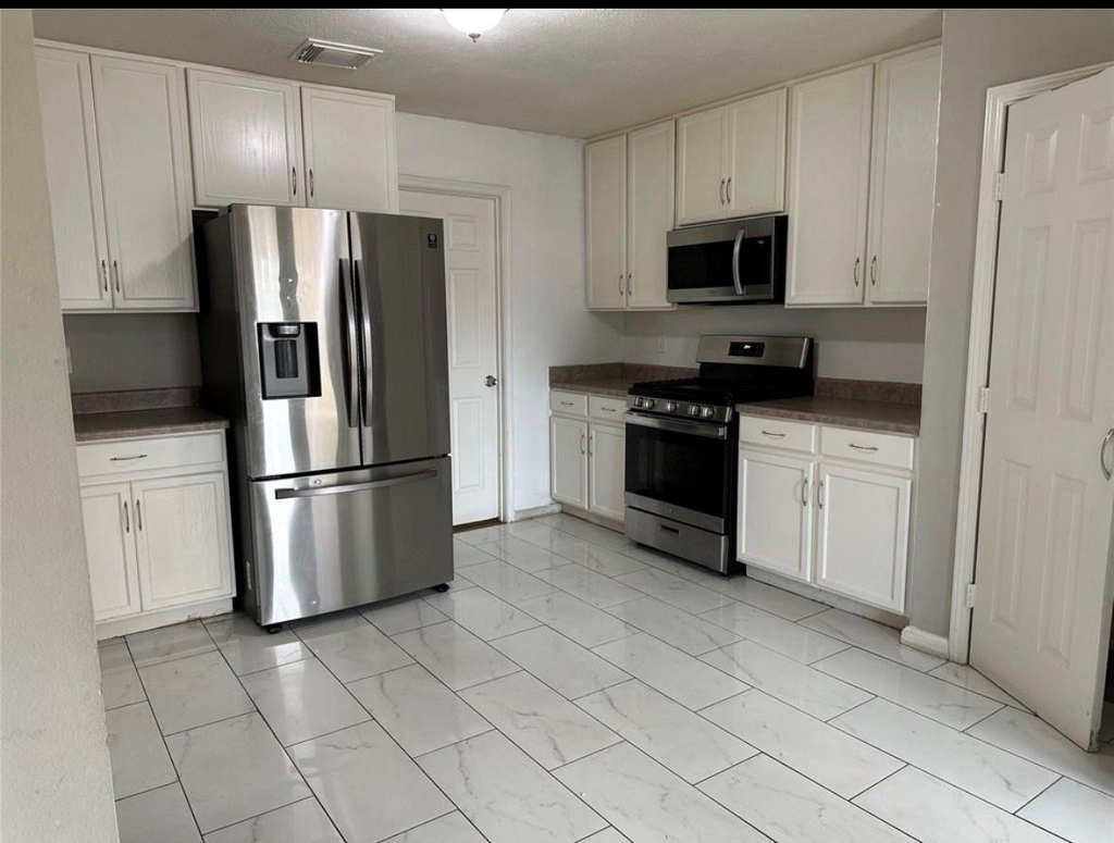 17002 Westminster Village Court - Photo 4