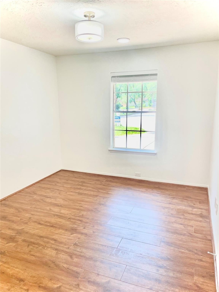 3126 Village Woods Drive - Photo 14