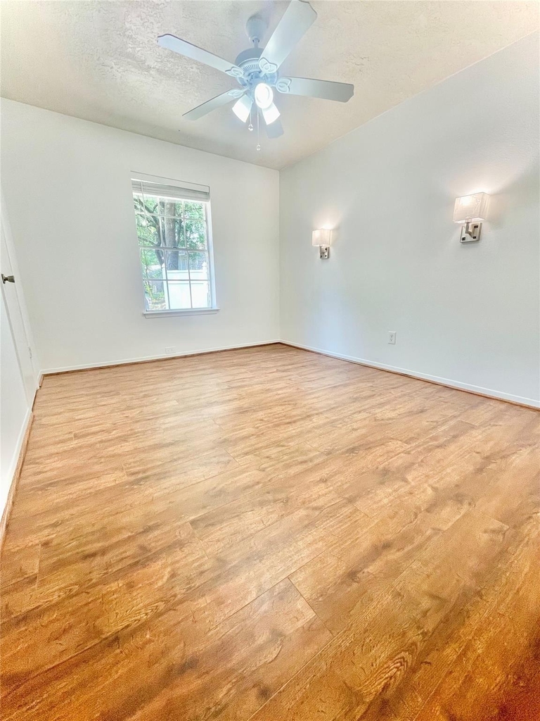 3126 Village Woods Drive - Photo 15