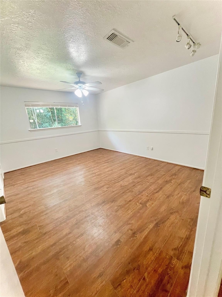 3126 Village Woods Drive - Photo 9