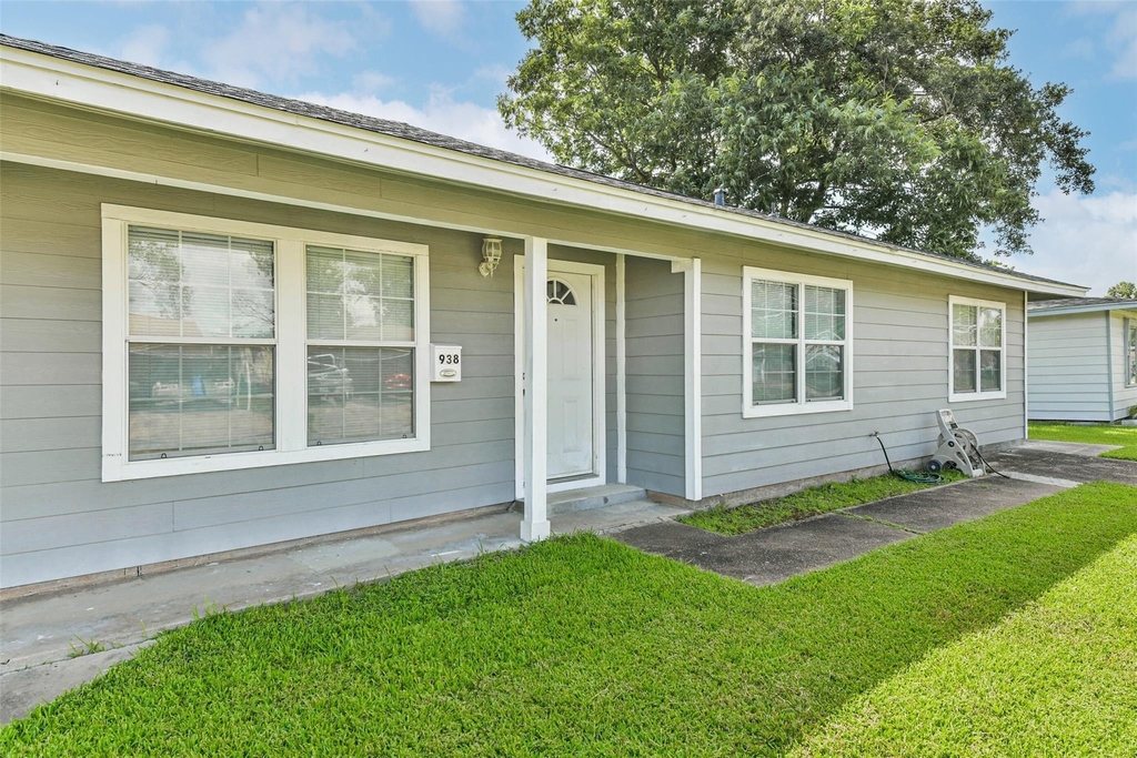 938 Vivian Avenue - Photo 2
