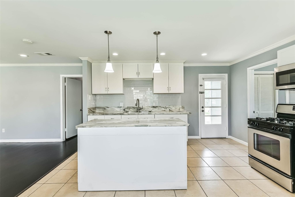 938 Vivian Avenue - Photo 10