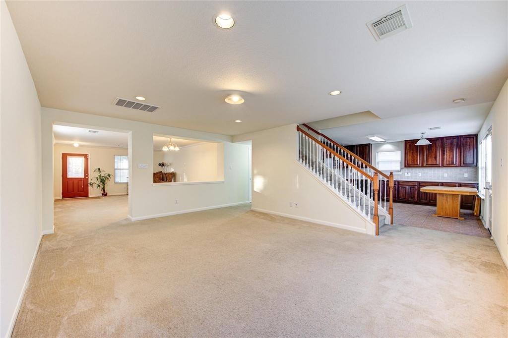 15326 Mission Oak Drive - Photo 2