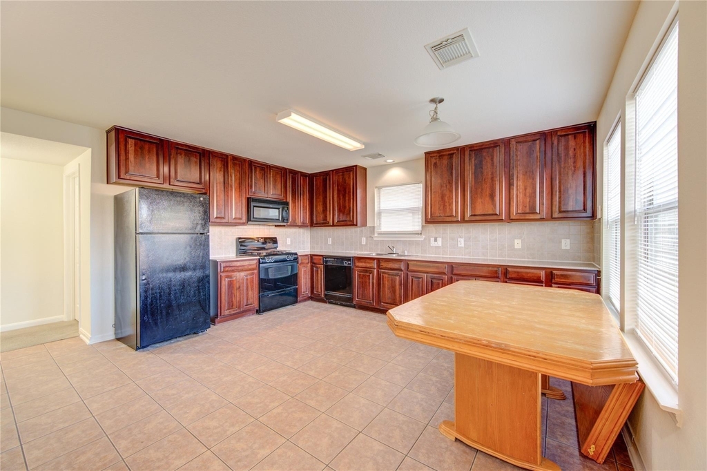 15326 Mission Oak Drive - Photo 4