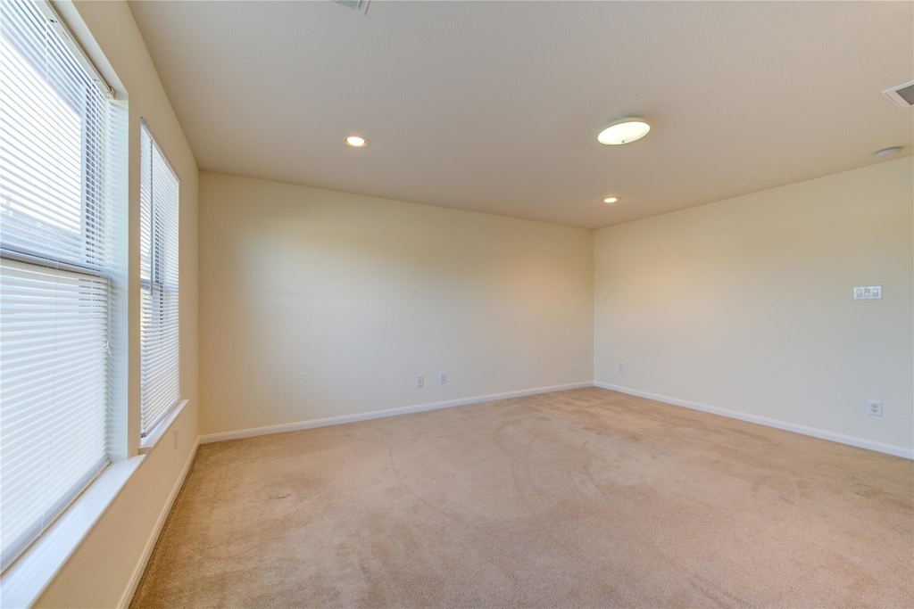 15326 Mission Oak Drive - Photo 16