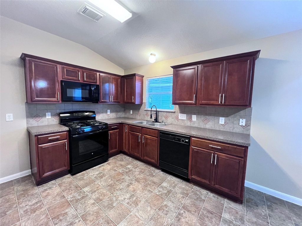 11750 Pinemeade Lane - Photo 9