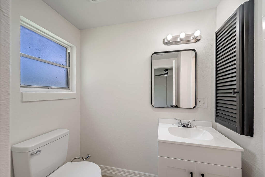 411 Avenue A - Photo 5