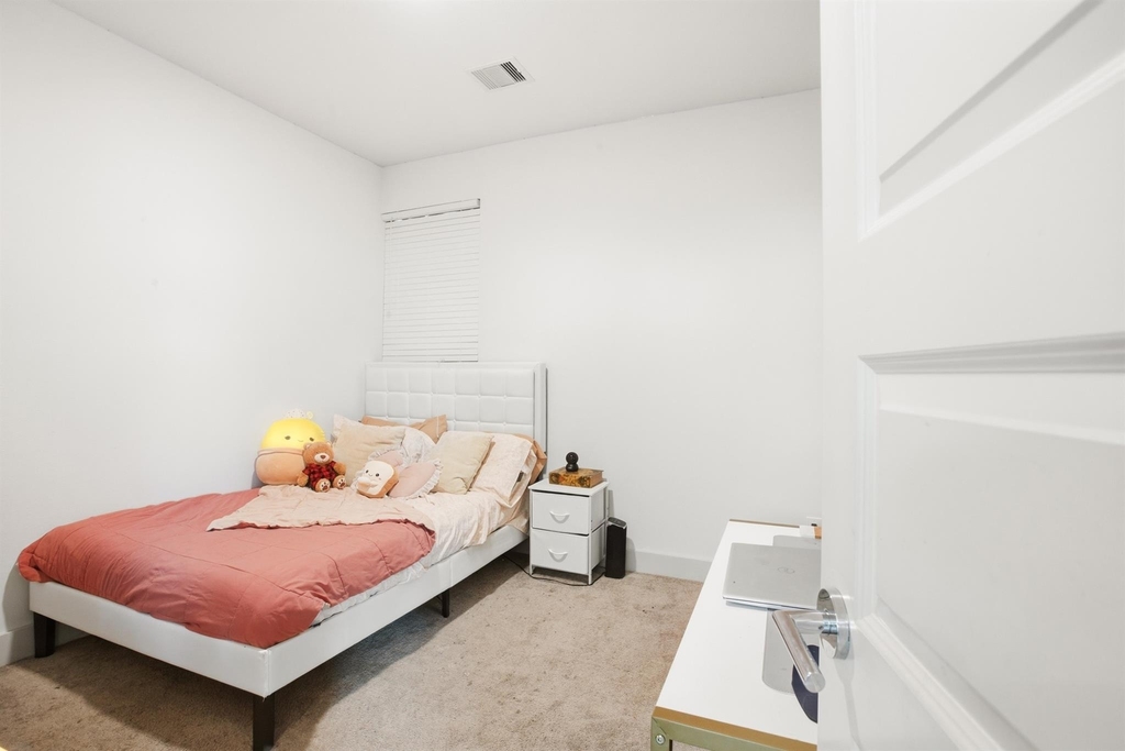 4408 Santorini Lane - Photo 18