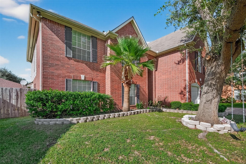 16315 April Ridge Drive - Photo 2