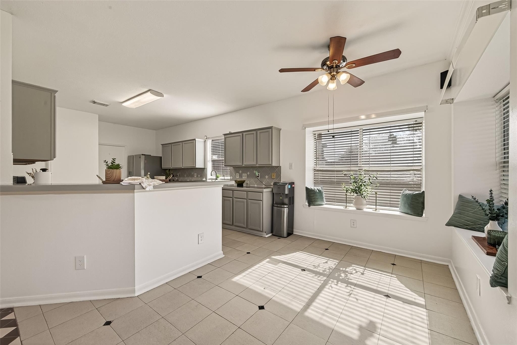 16315 April Ridge Drive - Photo 10