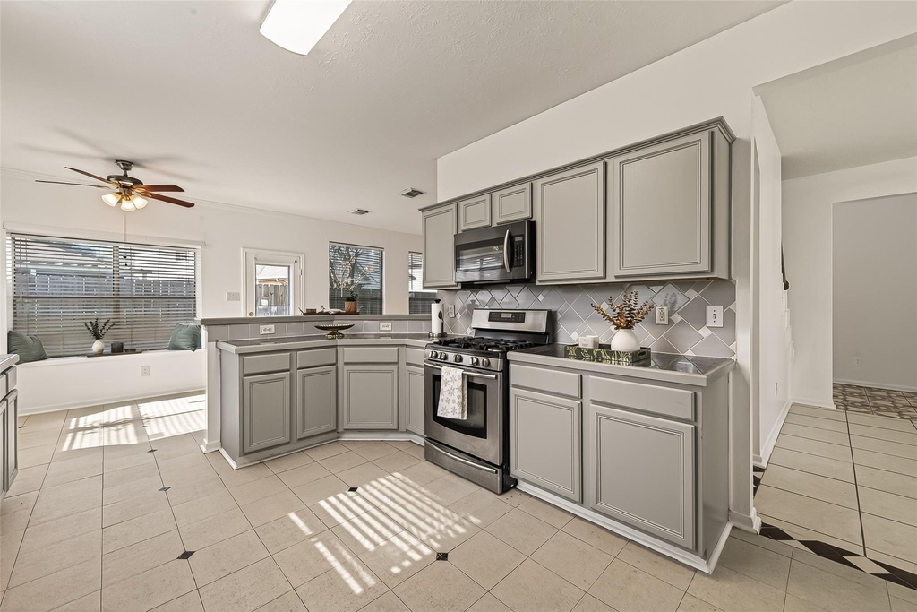 16315 April Ridge Drive - Photo 17