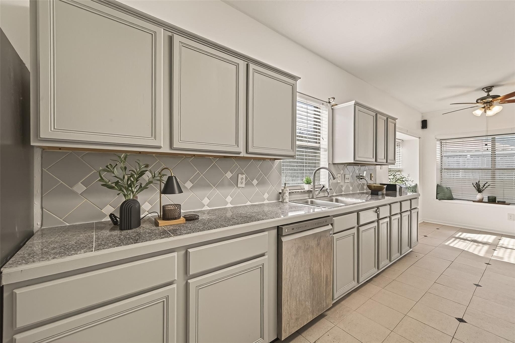 16315 April Ridge Drive - Photo 15