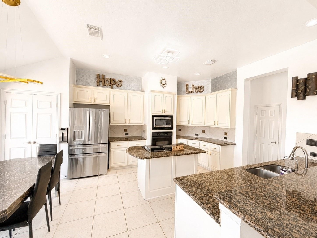 5507 Cranston Court - Photo 12