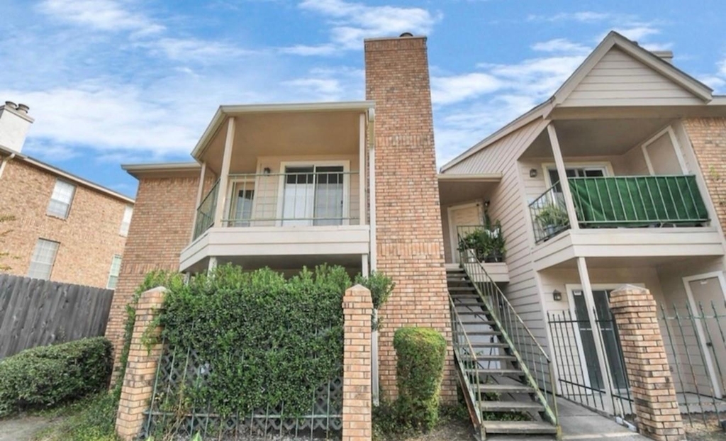 3770 Lovers Wood Lane - Photo 0