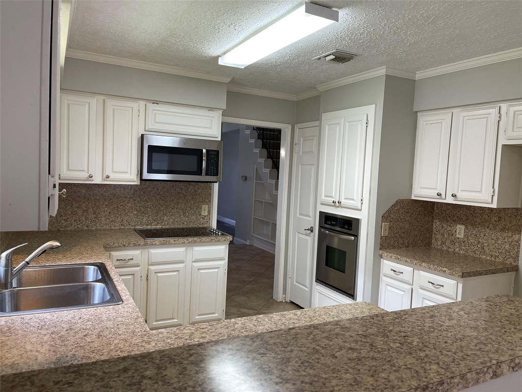 3118 Redcliff Drive - Photo 4