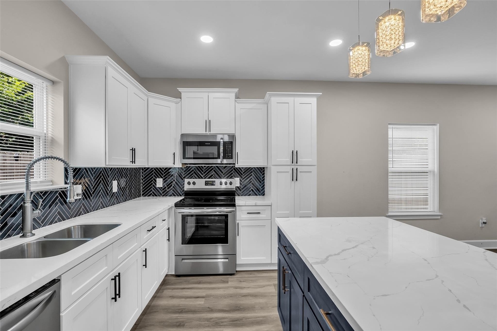 8529 Dosia Street - Photo 8