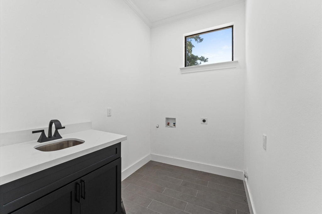 10070 Cedardale Drive - Photo 8