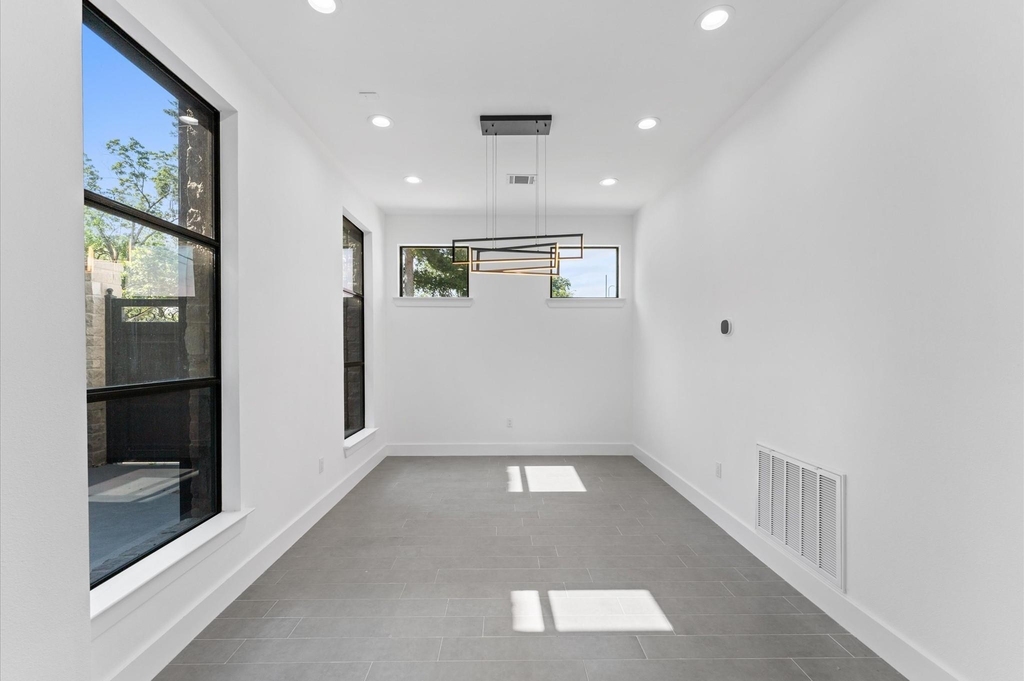 10070 Cedardale Drive - Photo 7