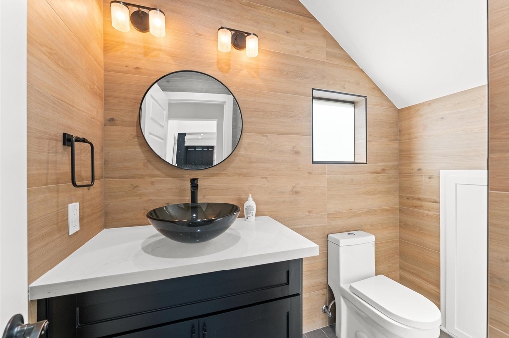 10070 Cedardale Drive - Photo 11