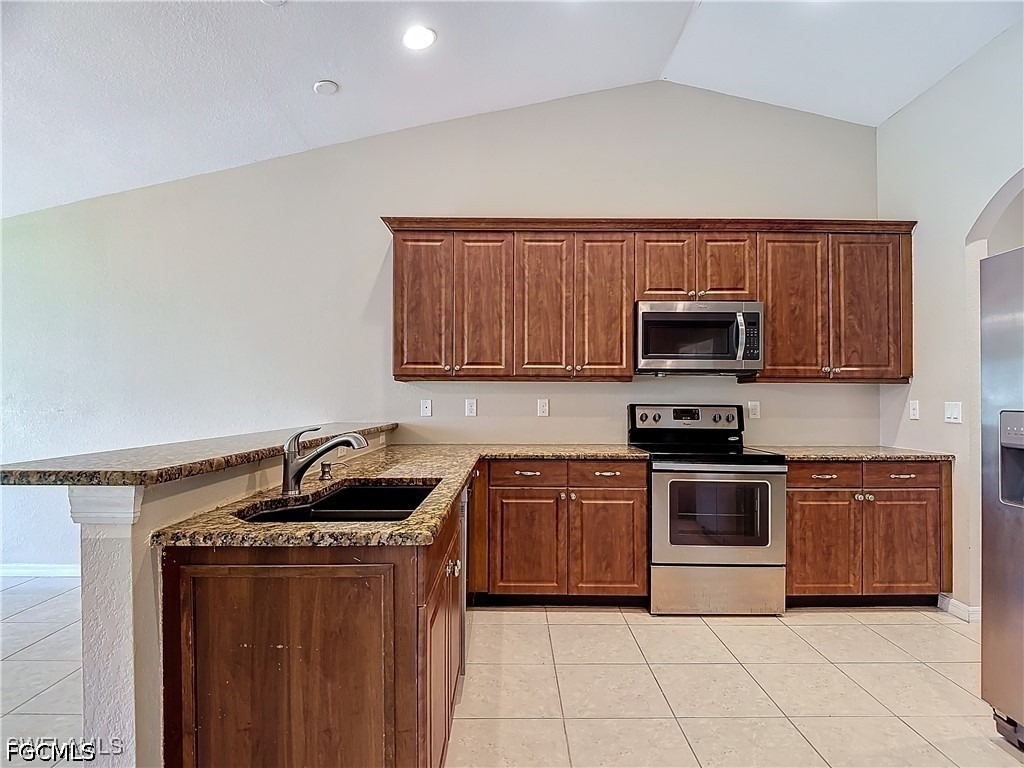 1726 Trafalgar Parkway - Photo 10