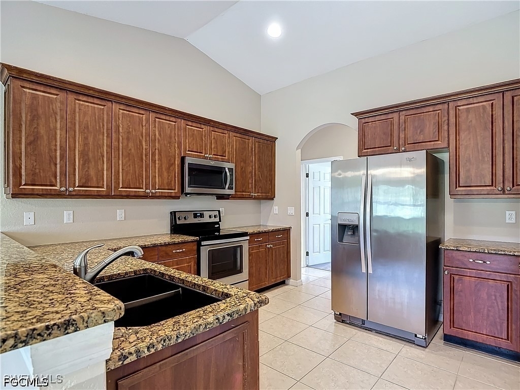 1726 Trafalgar Parkway - Photo 11