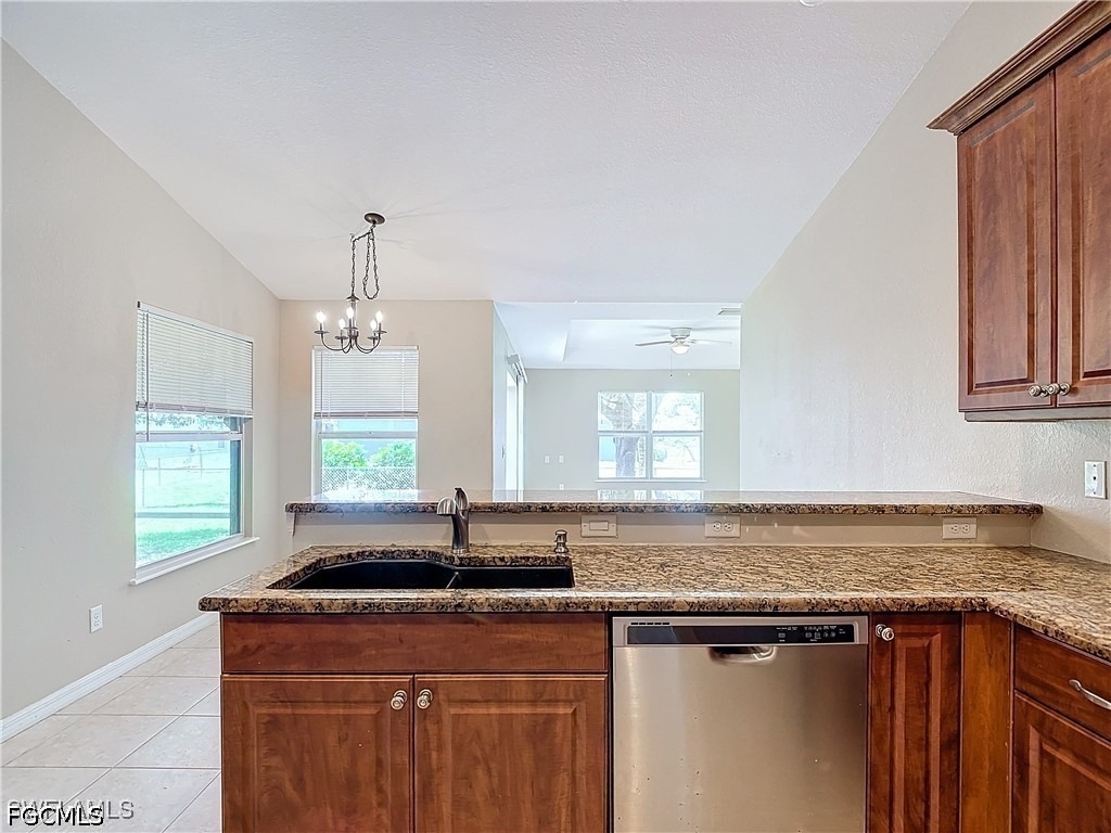 1726 Trafalgar Parkway - Photo 7